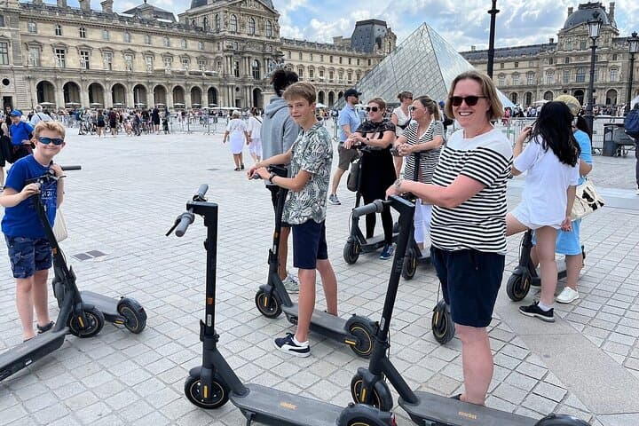 Paris Electric Scooter City Tour: Latin Quarter to Eiffel in 2.5 Hours