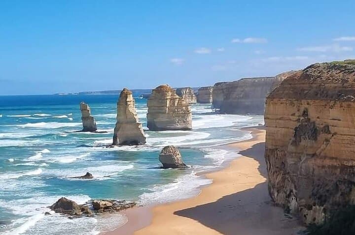 Reverse Great Ocean Road Luxury Day Tour from Melbourne — 12 Apostles, Loch Ard Gorge & Rainforest photo 3