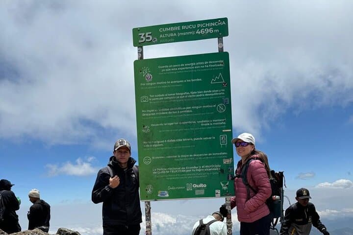 Summit Rucu Pichincha: Full-Day Trek from Quito via Cable Car photo 5