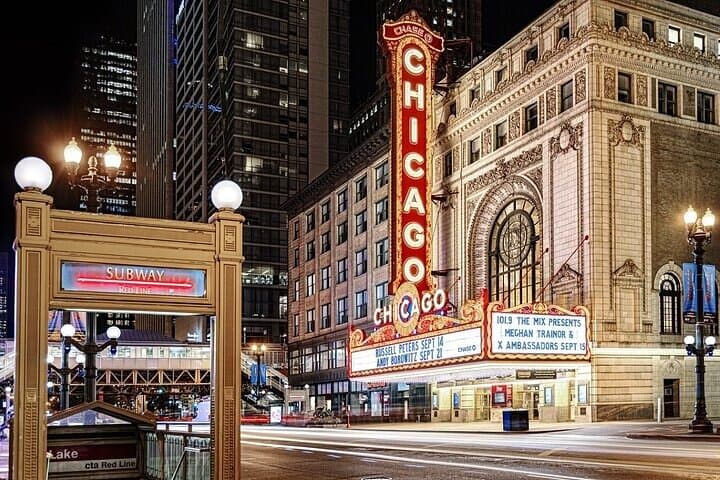 Explore Chicago’s Iconic Sights on a Private Scenic Driving Tour