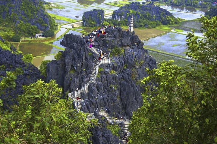 Day in Ninh Binh: Hoa Lu, Bai Dinh, Trang An & Mua Cave photo 5
