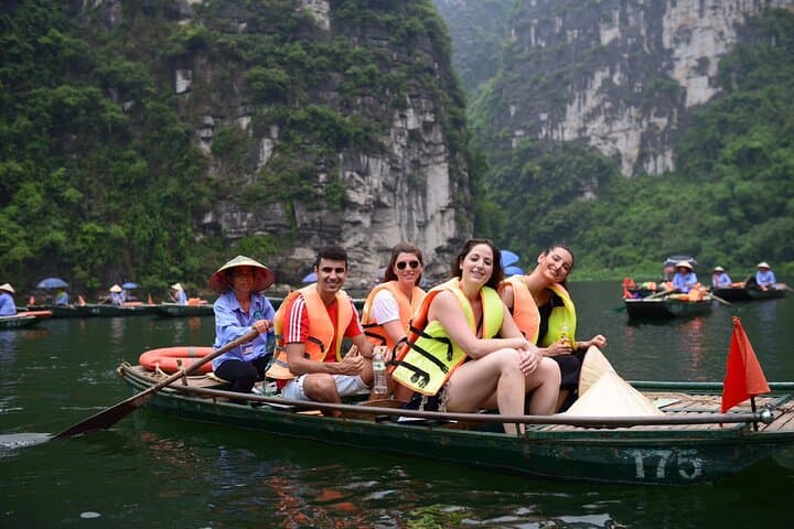 Day in Ninh Binh: Hoa Lu, Bai Dinh, Trang An & Mua Cave photo 2