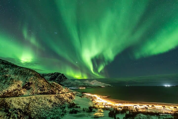 Tromsø Northern Lights Minibus Chase with Photos and Dinner photo 2