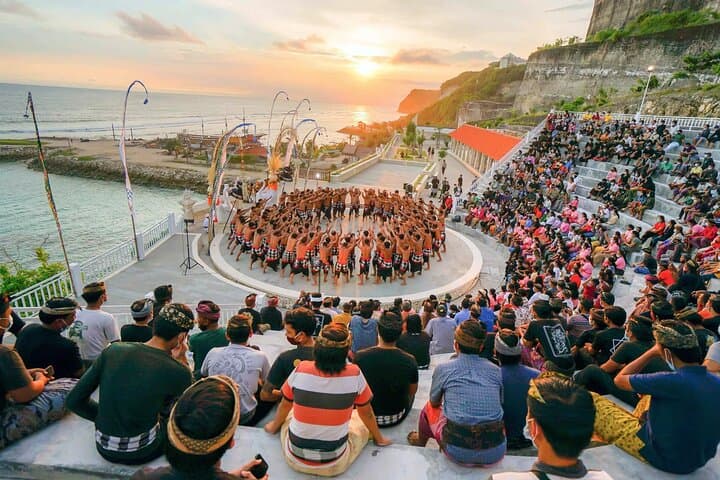 Half-Day Uluwatu Sunset Tour: Uluwatu Temple, Melasti Beach & Kecak Fire Dance photo 3