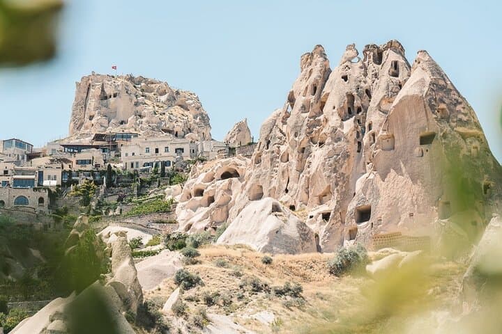 2-day-cappadocia-tour-hot-air-balloon-goreme-uchisar-avanos photo 5