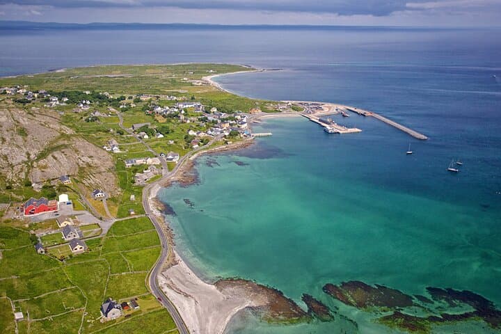 Slow Rail to the Emerald Edge: 6-Day London to Dublin Coastal Rail & Ferry Tour photo 6