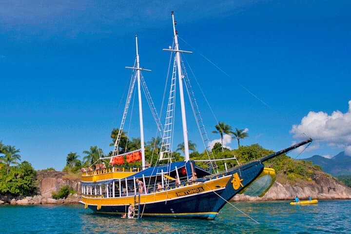 Schooner Cruise to Paraty Islands: Day Sail Through Costa Verde