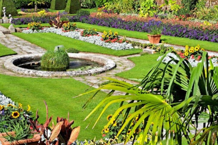 Hampton Court, Kew Gardens & Richmond Park: Private Day Trip from London photo 2
