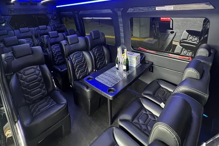 Nashville Airport Limo Transfer — Private Luxury Ride from BNA to Downtown photo 4