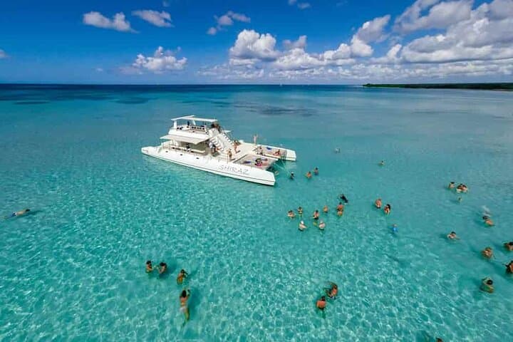 Punta Cana Catamaran Party & Snorkel Cruise from Bávaro