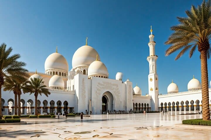 Exclusive Private Abu Dhabi City Tour — Sheikh Zayed, Corniche & Yas Island