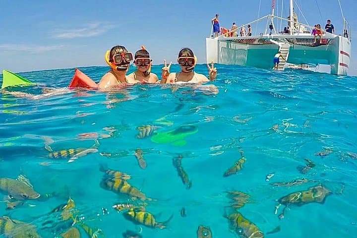 Montego Bay Snorkeling and Hip Strip Shopping — Guided Tour with Hotel Pickup photo 1