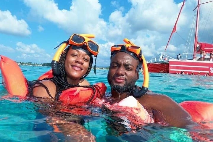 Montego Bay Snorkeling and Hip Strip Shopping — Guided Tour with Hotel Pickup photo 3