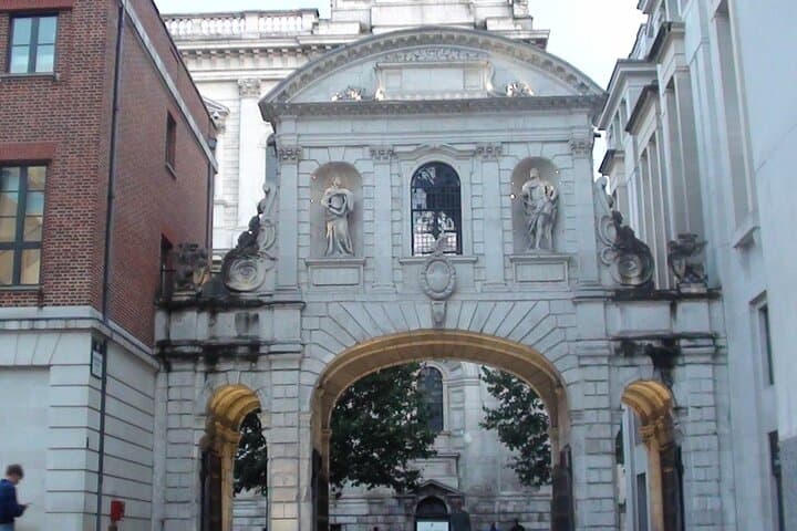 Fading Light London Ghost Walk: Haunted City of London's Night Tour photo 5