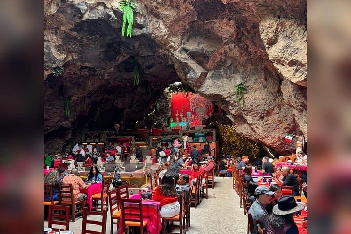 Sunrise Hot-Air Balloon Over Teotihuacan with Cave Breakfast & CDMX Pickup photo 4