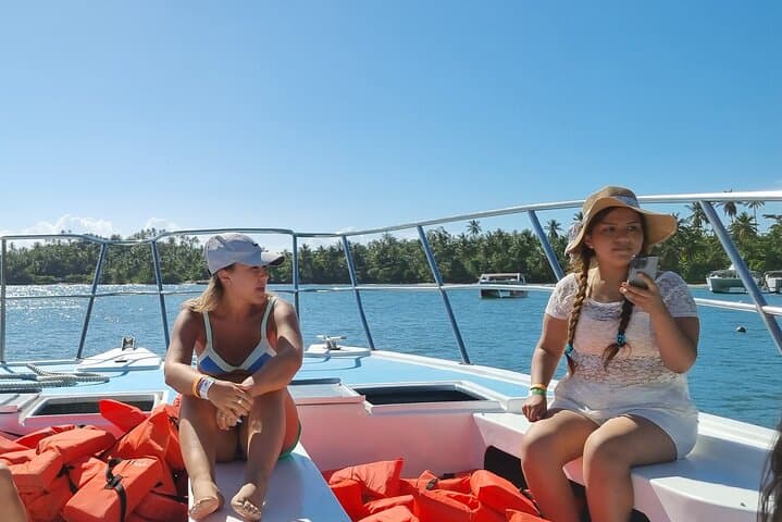 Samana Whale Watching and Cayo Levantado Full-Day Tour with Salto del Limón photo 5