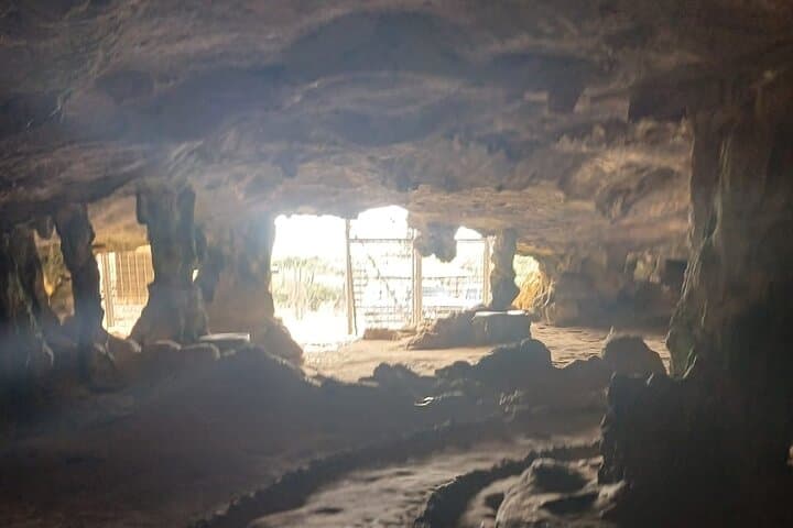Private 4x4 to Aruba’s Natural Pool, Caves & Baby Beach photo 4