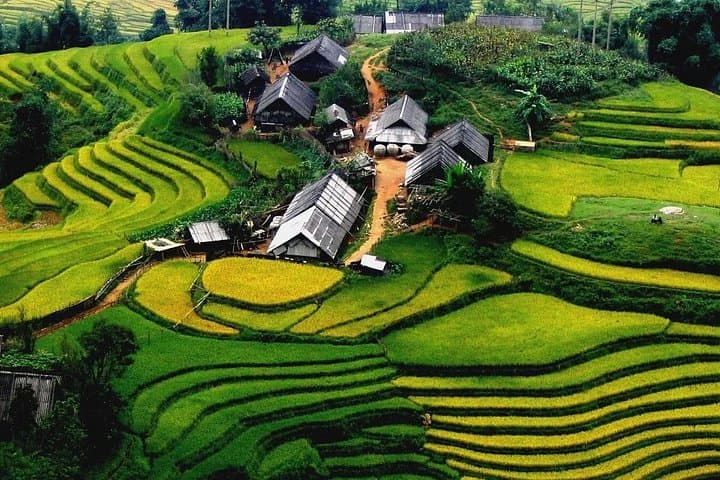 Sapa 2-Day Trek: Rice Terraces & Ethnic Villages with 4-Star Stay photo 3