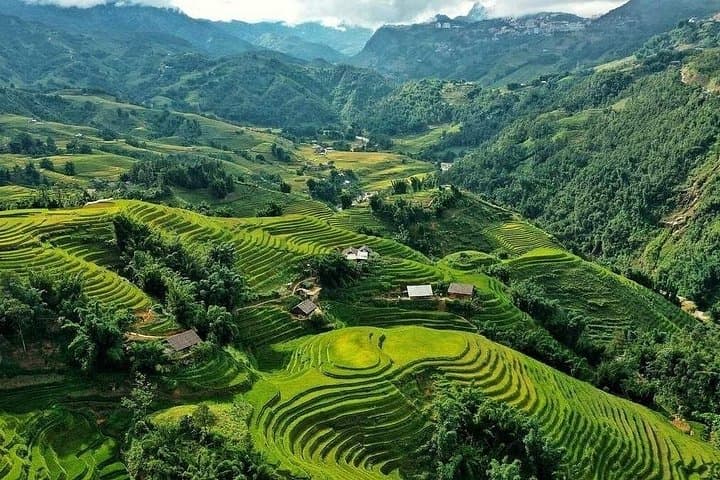 Sapa 2-Day Trek: Rice Terraces & Ethnic Villages with 4-Star Stay photo 4