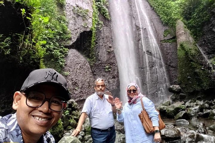 Bogor Full-Day Cultural Adventure: Curug Nangka Waterfall, Rice Fields & Botanical Garden photo 3