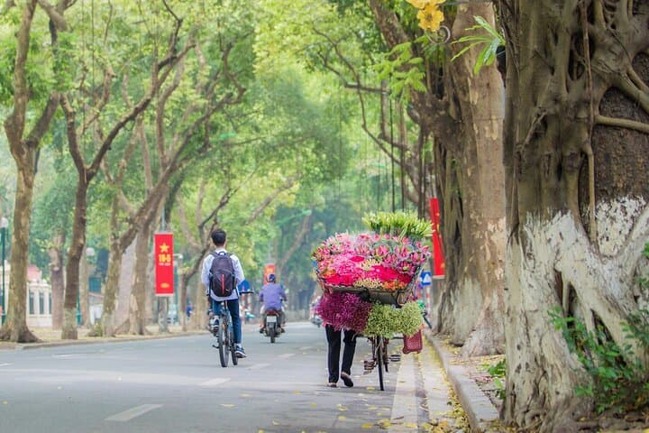 Hanoi Half-Day Private Tour: Hidden Corners, Train Street & Old Quarter photo 4