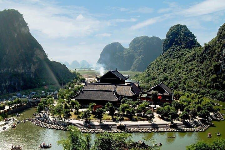Bai Dinh, Trang An & Mua Cave Small-Group Tour from Ninh Binh: Boat Caves, Pagodas & 500 Steps