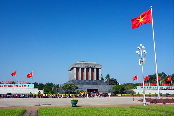 Hanoi City Highlights & Hoa Lo Prison: Full-Day Cultural Tour photo 1