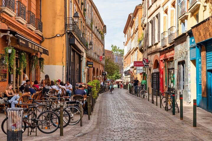Solve a Love Story: Self-Guided Romantic Puzzle Walk in Toulouse