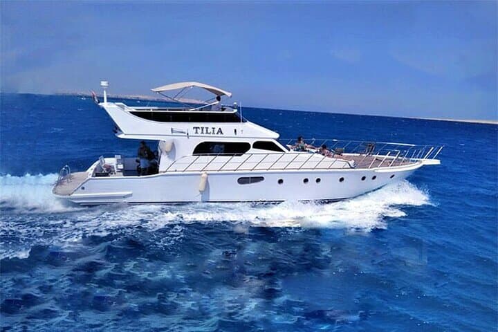 Hurghada Private Full-Day Snorkeling Charter to Dolphin House & Giftun Islands