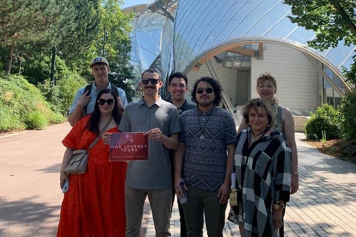 VIP Louis Vuitton Foundation Walking Tour and Jardin d'Acclimatation Visit photo 3