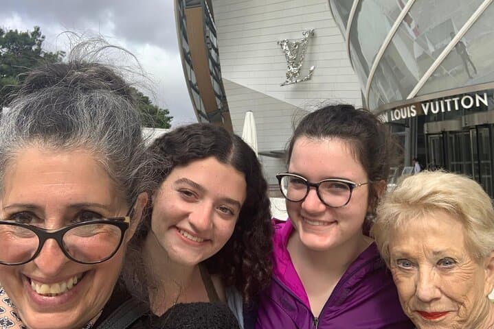 VIP Louis Vuitton Foundation Walking Tour and Jardin d'Acclimatation Visit photo 2