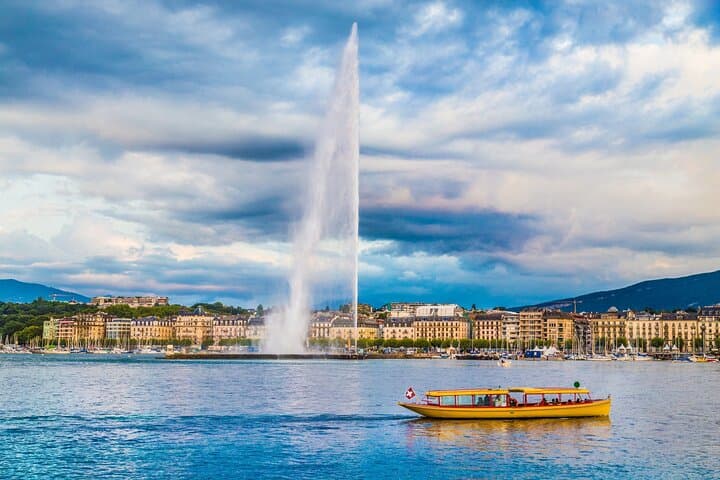 Geneva Old Town Private Tour + Lake Geneva Scenic Cruise