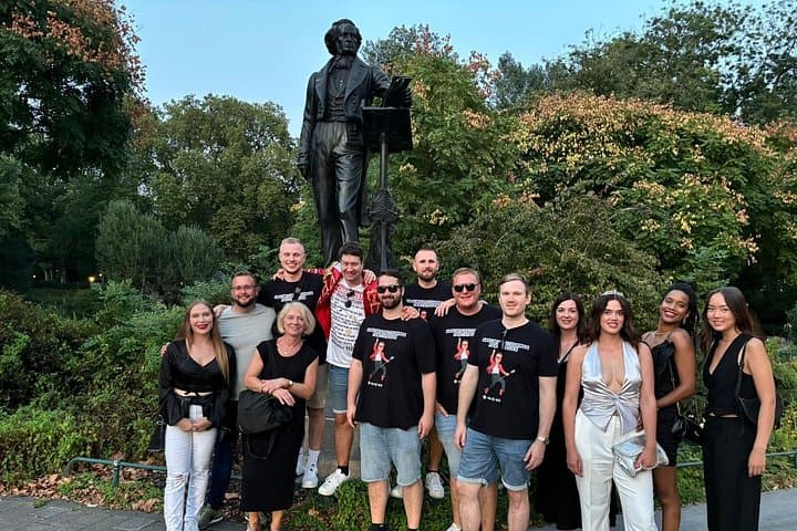 Düsseldorf Night Pub Crawl: 4-Bar Party Tour with Shots & Club Entry photo 6