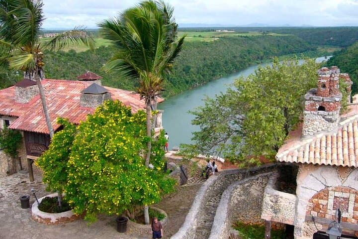 Catalina Island Snorkel and Altos de Chavón Day Tour — Snorkel Coral Reefs and Explore a Mediterranean-Style Village photo 3