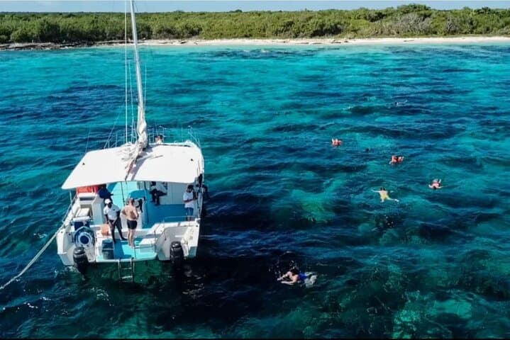 Catalina Island Snorkel and Altos de Chavón Day Tour — Snorkel Coral Reefs and Explore a Mediterranean-Style Village photo 6