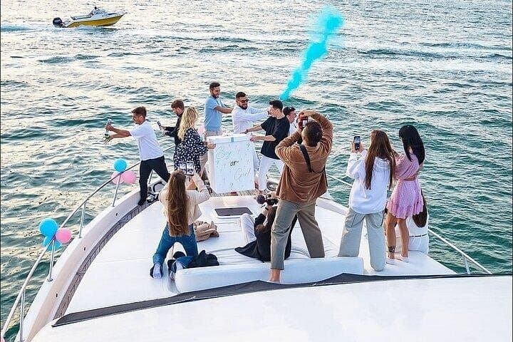 Dubai Luxury Yacht Party: Night Cruise with BBQ, DJ and Drinks photo 3