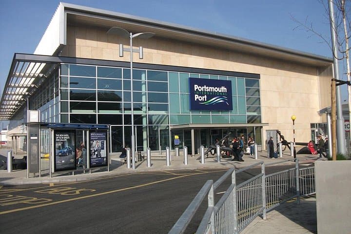 Portsmouth Cruise Port to Heathrow Private Transfer — Door-to-Door Airport Transfer