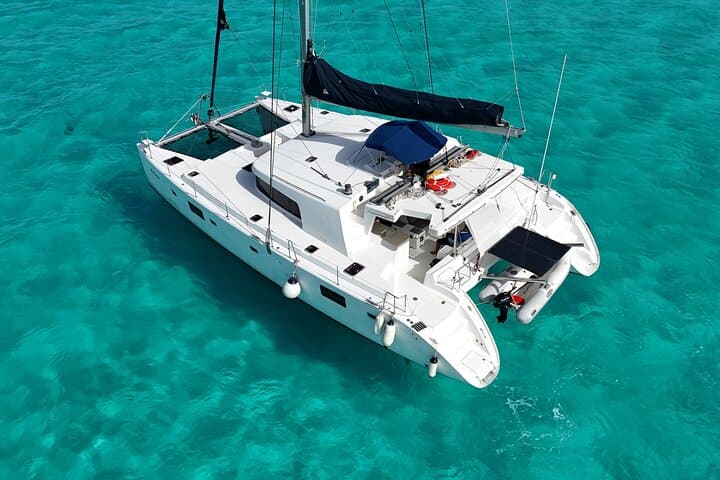 Sail Cancun to Isla Mujeres: 4‑Hour Luxury Catamaran Private Charter photo 4