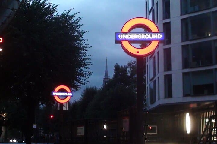 Fading Light London Ghost Walk: Haunted City of London's Night Tour photo 4