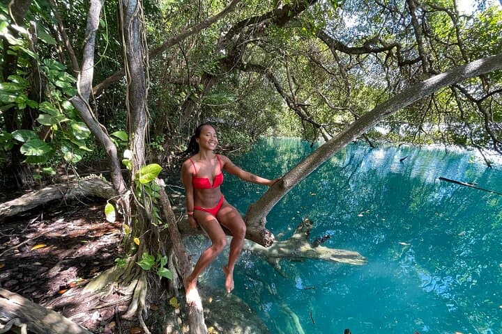 Bacalar Lagoon Day Trip from Cancun & Playa del Carmen — Laguna de Siete Colores Boat Tour