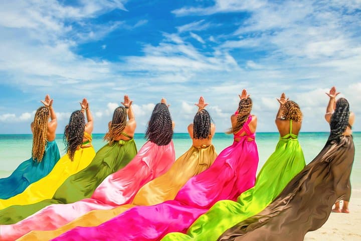 Flying Dress Photoshoot at Doctor's Cave Beach — Montego Bay Portraits photo 4