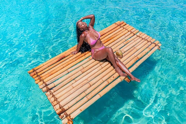 Bamboo Raft Photoshoot in Curaçao — Float, Sip & Capture Island Portraits photo 2