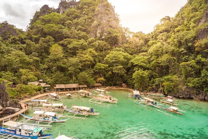 8-Day Palawan & Boracay Adventure: Coron Island Hopping and Boracay Beaches photo 4