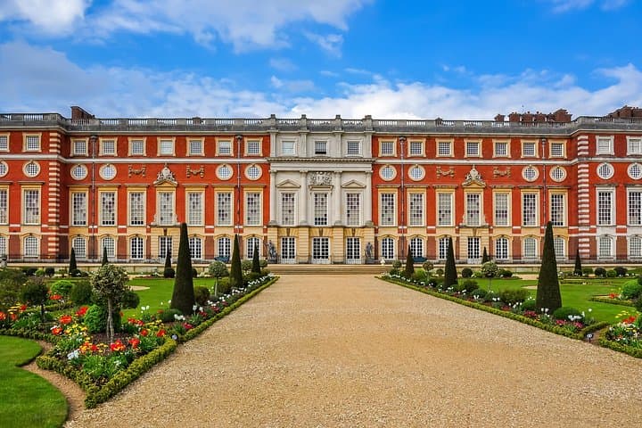 Private Chauffeured Tour to Hampton Court Palace from London - Luxury Round-Trip Visit photo 2