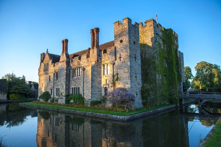 Private Hever Castle Chauffeured Tour from London — Luxury Day Trip