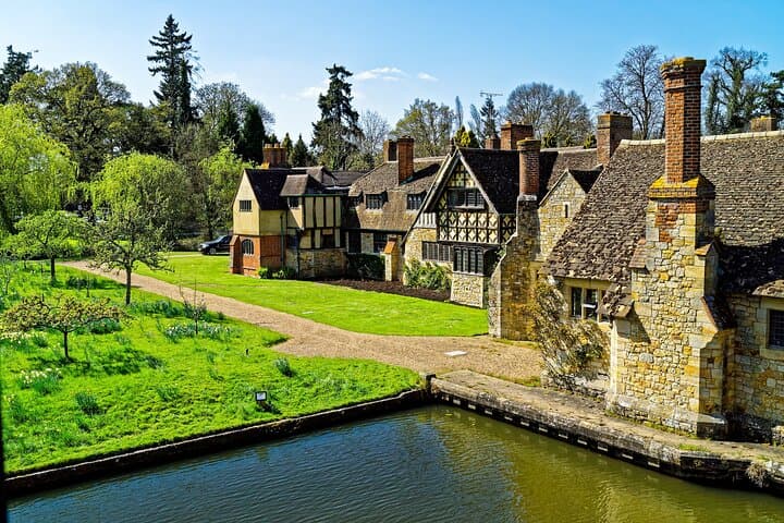 Private Hever Castle Chauffeured Tour from London — Luxury Day Trip photo 3