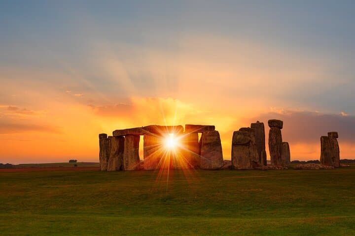 Stonehenge and Bath Private Chauffeured Day Trip from London