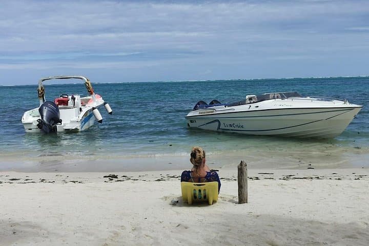 Speedboat to Ile aux Cerfs: Blue Bay Snorkel & Lobster Lobster Lunch photo 4