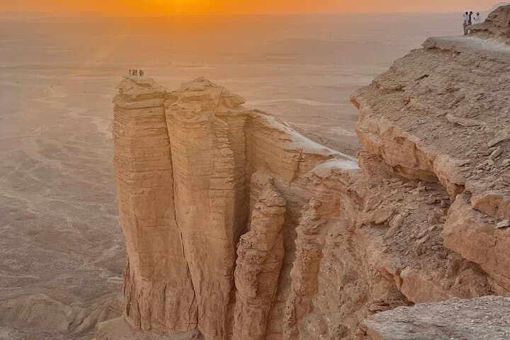 Edge of the World Private Sunset Hike & Saudi Dinner from Riyadh photo 4