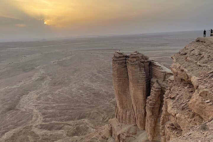 Edge of the World Private Sunset Hike & Saudi Dinner from Riyadh photo 5